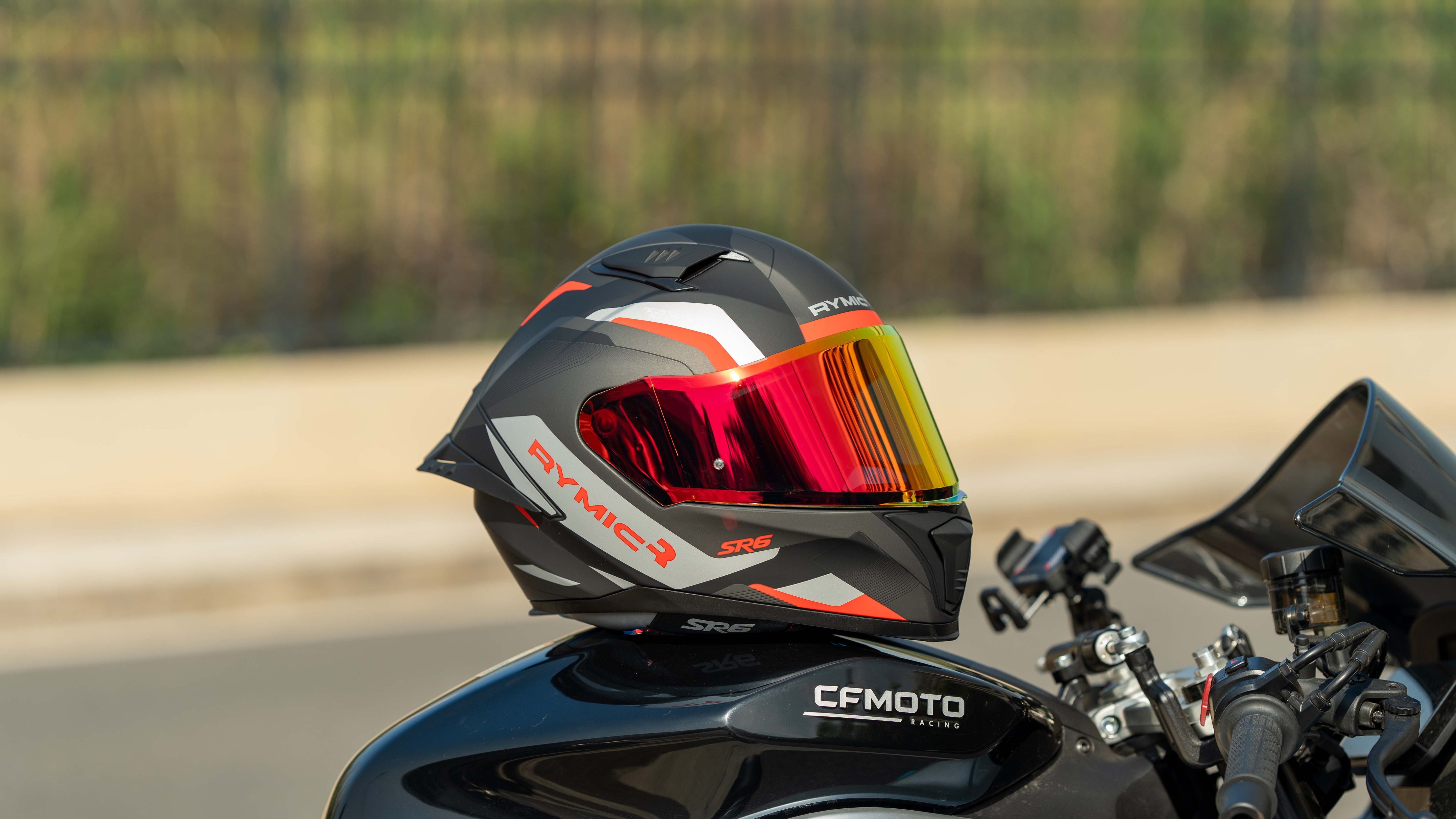 SR6 Series Visor